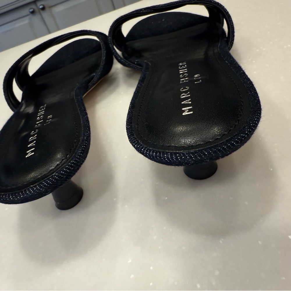 Marc Fisher LTD Women’s Crisscross Dark Blue Denim Kitten Heel Slides Sz 8.5 NEW - Picture 5 of 11